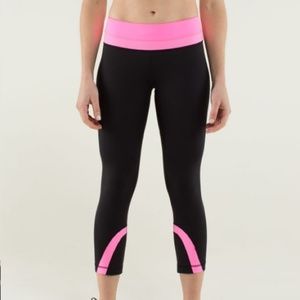 Lululemon Run:  Inspire Crop II  Black Zing Pink Light Mini Hyper Stripe  size 6